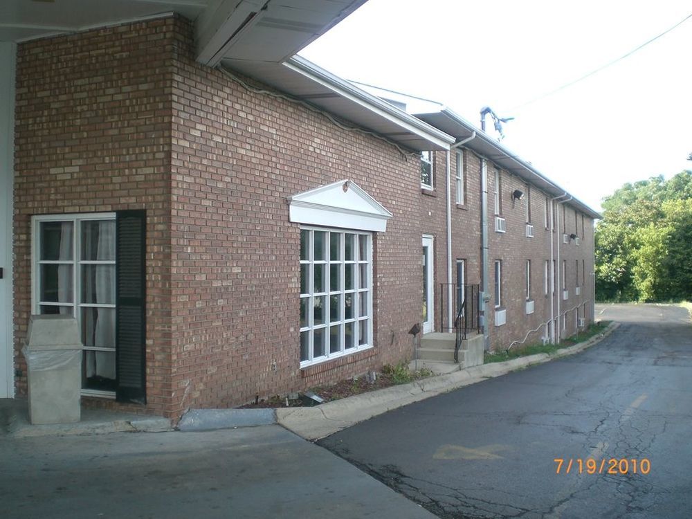 Travel Inn Rockford Exterior photo